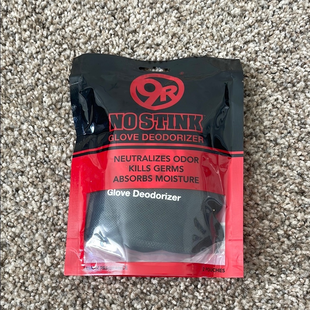9 Round No Stink Glove Deodorizer - Black and Red